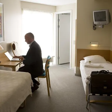 Fugls\u00f8centret 3*