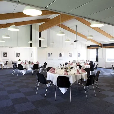 Hotel Fugls\u00f8centret 3*