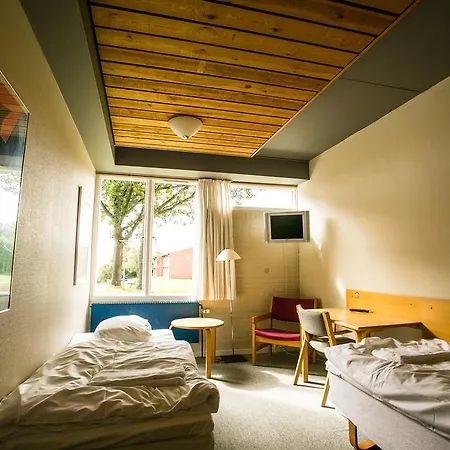 Fugls\u00f8centret 3* Knebel