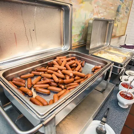 Hotel Fugls\u00f8centret 3*