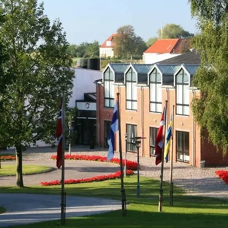 Fuglsocentret 3* Knebel